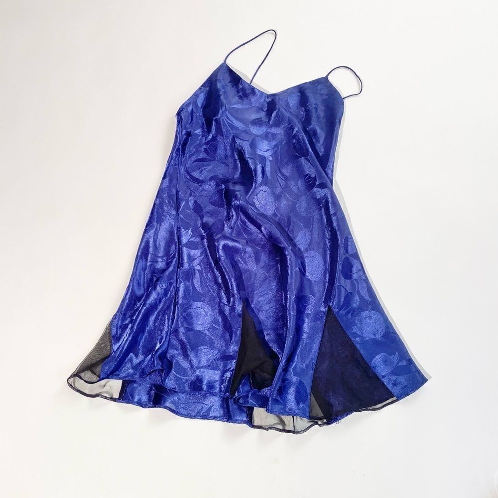 Victoria’s Secret vintage M Gold Label purple slip
